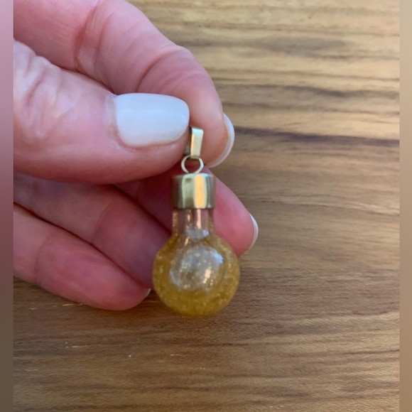 Vintage Gold Dust “Pot of Gold” Charm - Picture 4 of 6